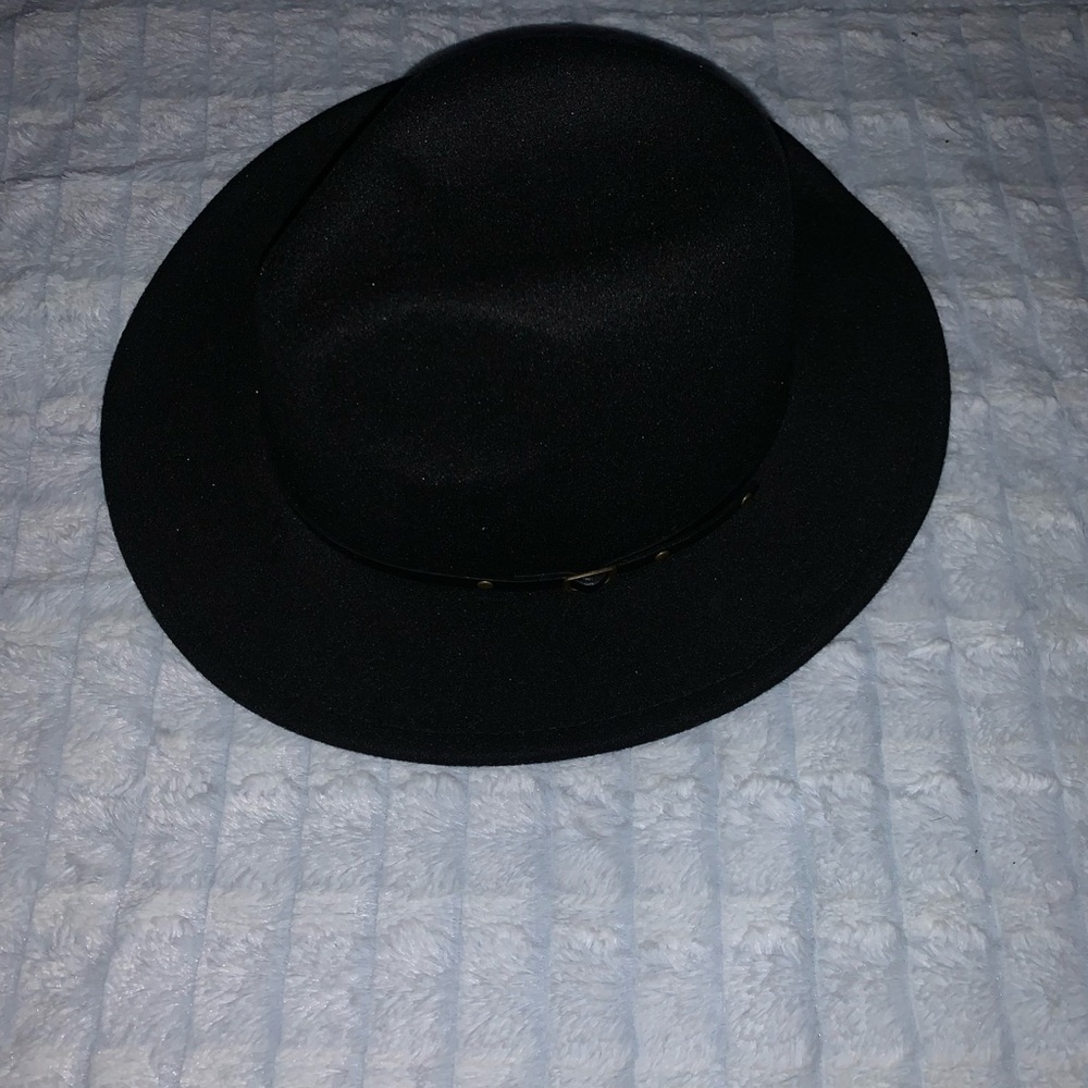 Ladies fashion fedora style hat with buckle accent